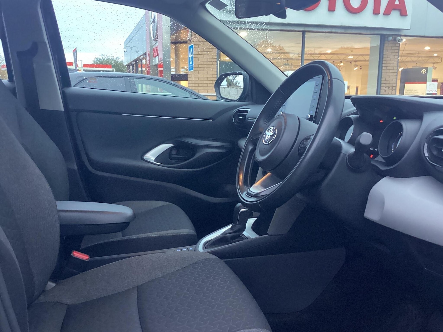 Used Toyota Yaris Cross 2022 for sale - 76474475: Photo 11