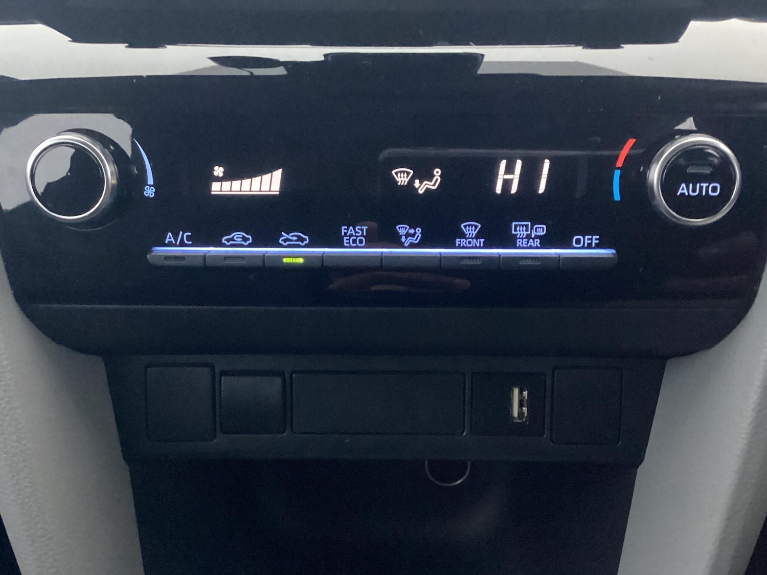 Used Toyota Yaris Cross 2022 for sale - 76474475: Photo 24