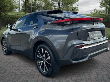 Used Toyota C-HR 2024 for sale - 75742513: Photo