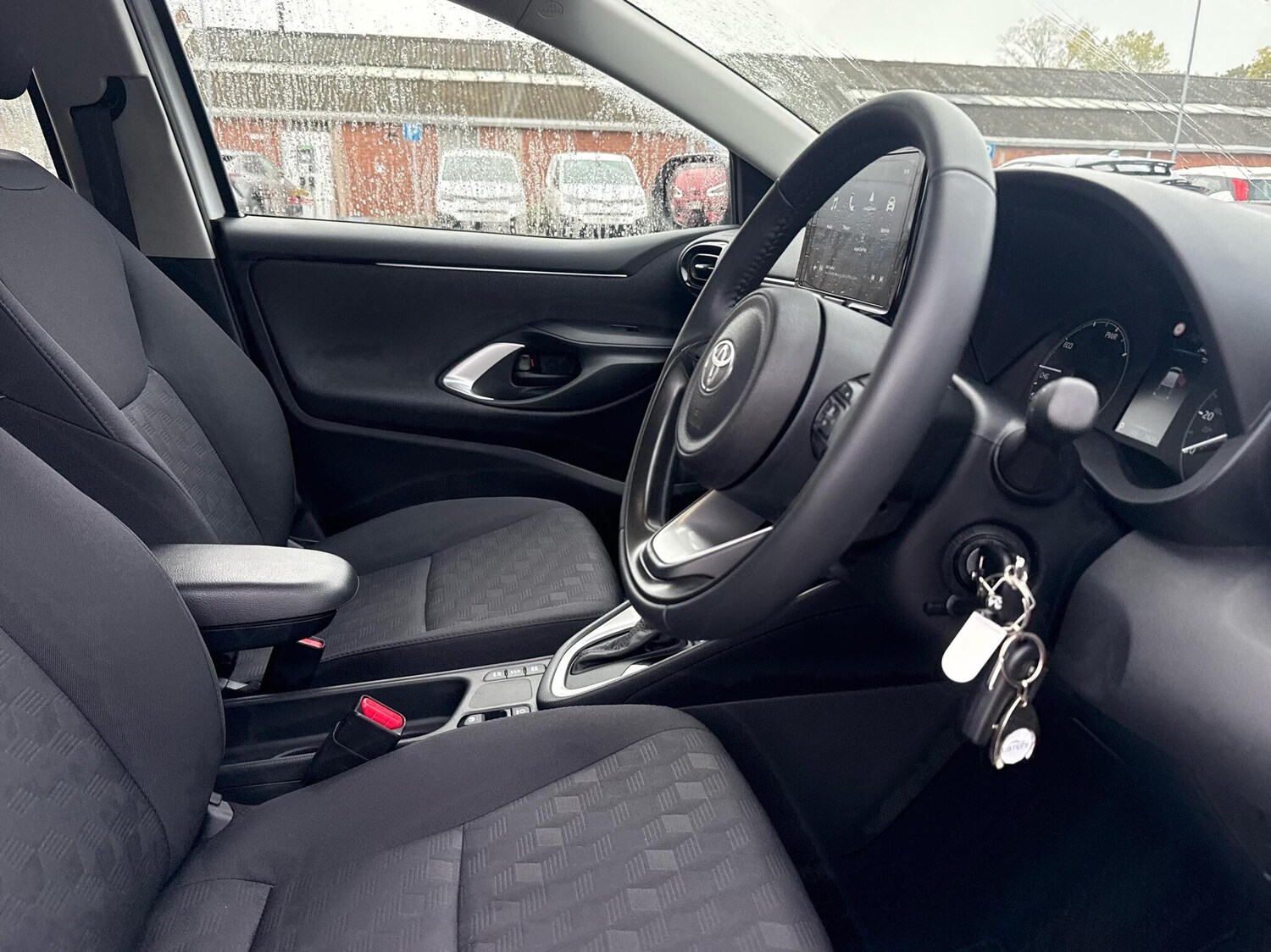 Used Toyota Yaris 2024 for sale - 76176088: Photo 11