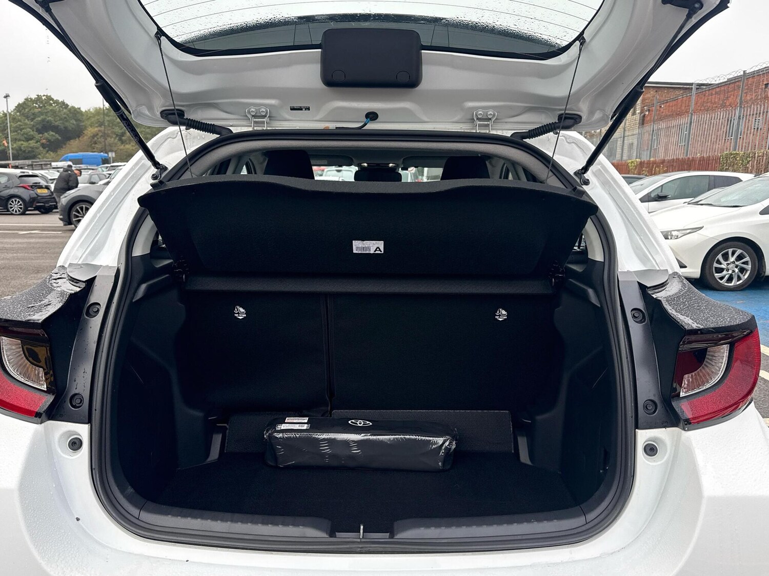 Used Toyota Yaris 2024 for sale - 76176088: Photo 14