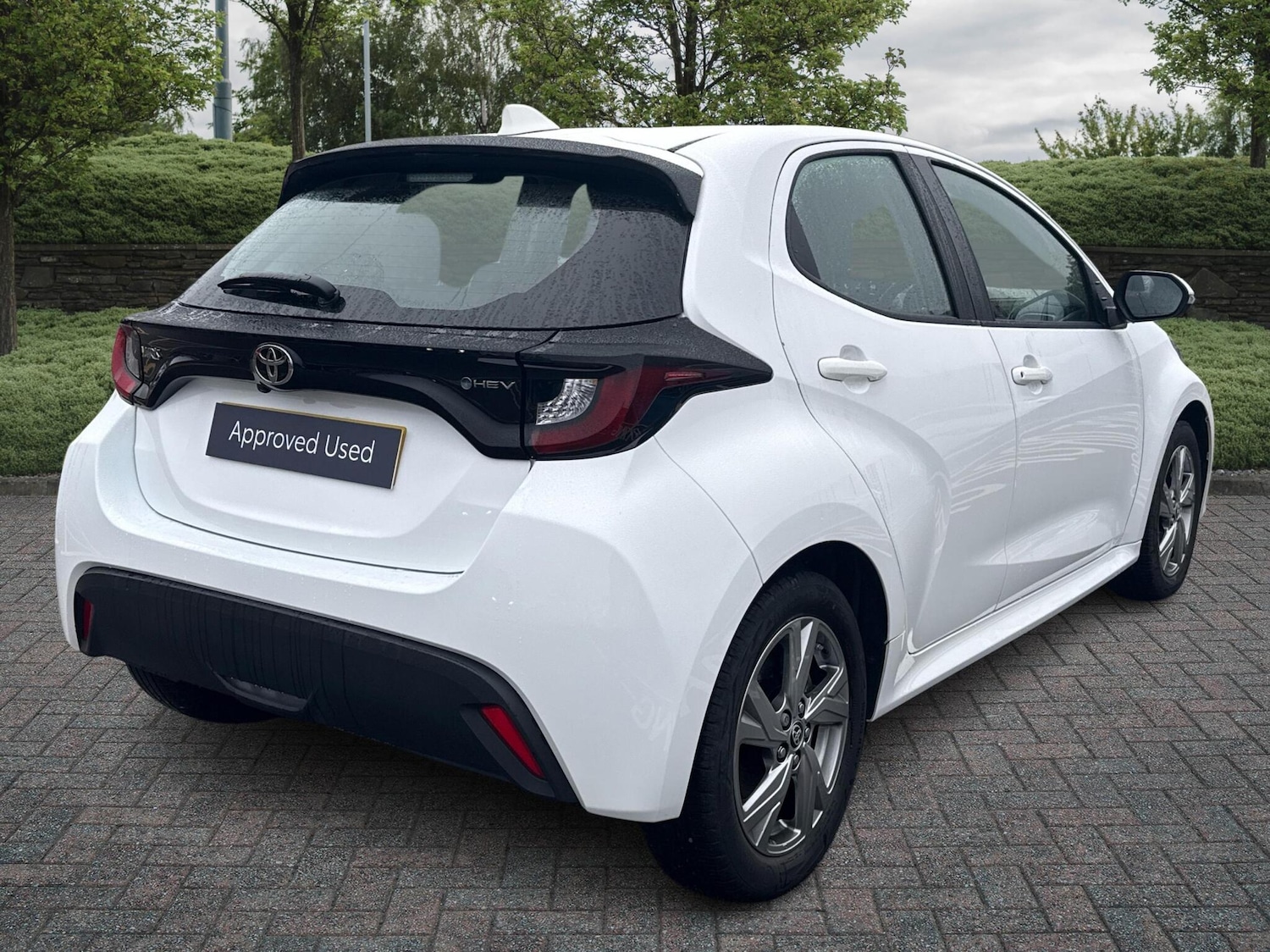 Used Toyota Yaris 2024 for sale - 76176088: Photo 2