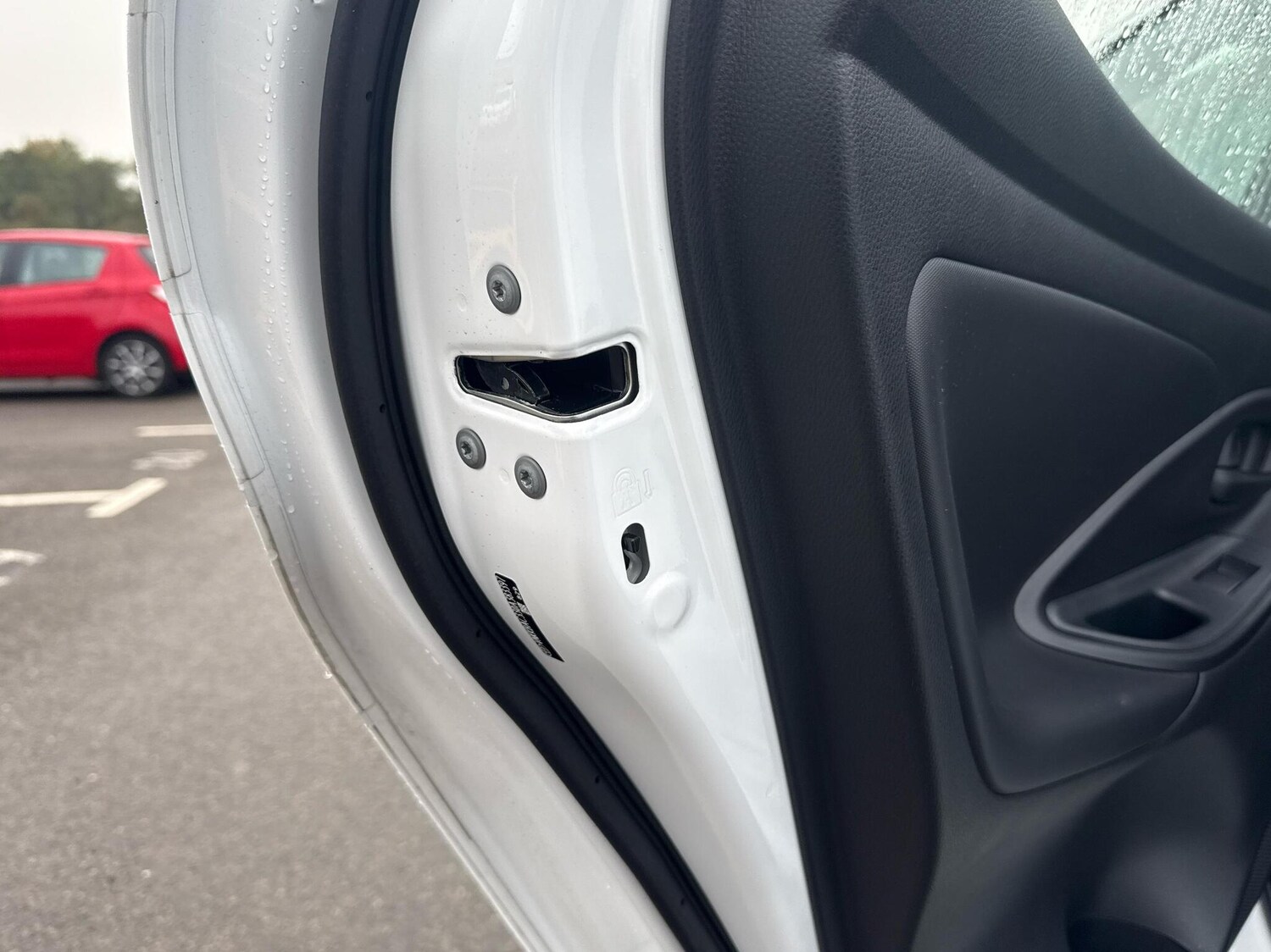 Used Toyota Yaris 2024 for sale - 76176088: Photo 27