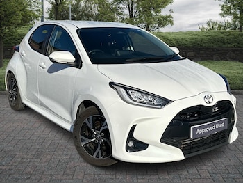 Used Toyota Yaris 2024 for sale - 76419876: Photo