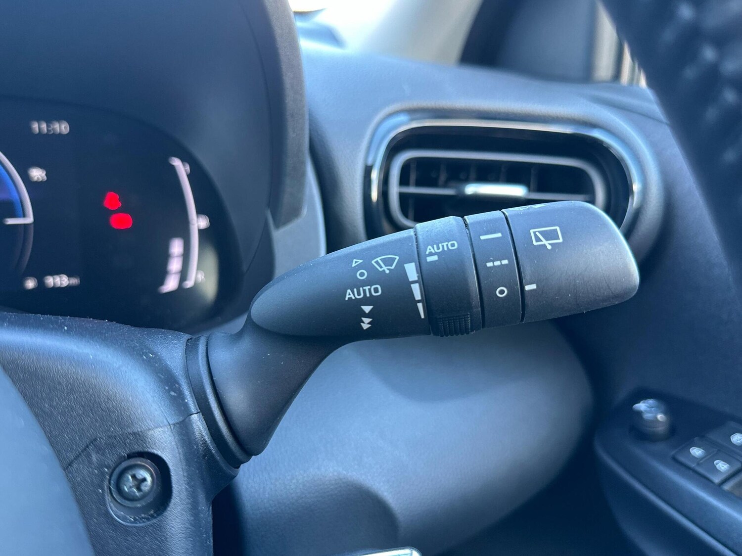 Used Toyota Yaris 2024 for sale - 76419876: Photo 25