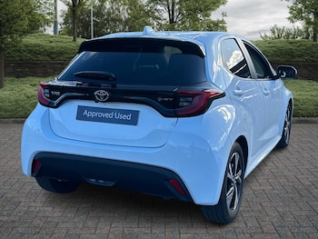 Used Toyota Yaris 2024 for sale - 76419876: Photo