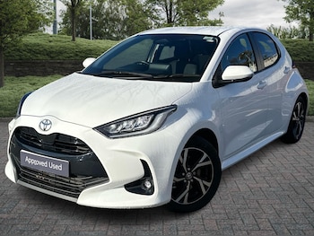 Used Toyota Yaris 2024 for sale - 76419876: Photo