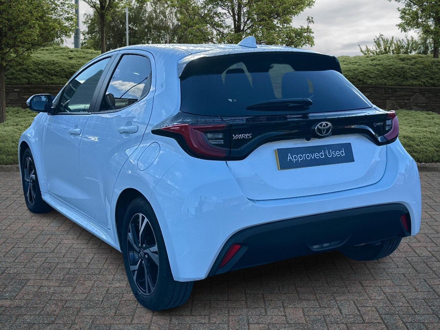 Used Toyota Yaris 2024 for sale - 76419876: Photo 4