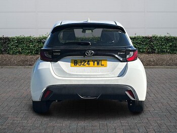 Used Toyota Yaris 2024 for sale - 78102534: Photo