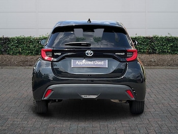 Used Toyota Yaris 2023 for sale - 79281083: Photo