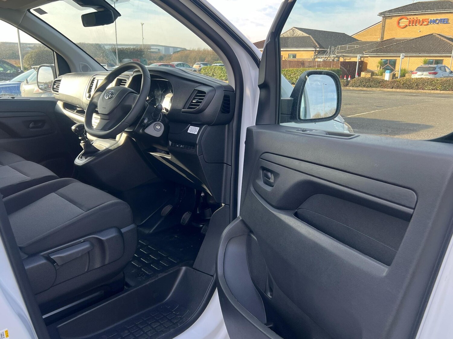 Used Toyota ProAce 2024 for sale - 77587955: Photo 8