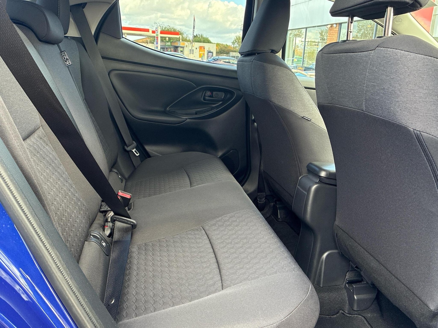 Used Toyota Yaris 2023 for sale - 76318673: Photo 13