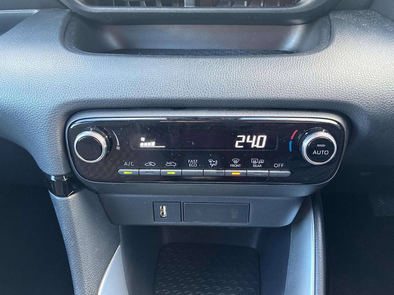 Used Toyota Yaris 2023 for sale - 76318673: Photo 23
