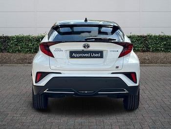 Used Toyota C-HR 2023 for sale - 77884884: Photo