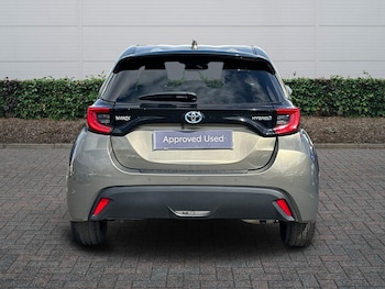 Used Toyota Yaris 2023 for sale - 78102523: Photo