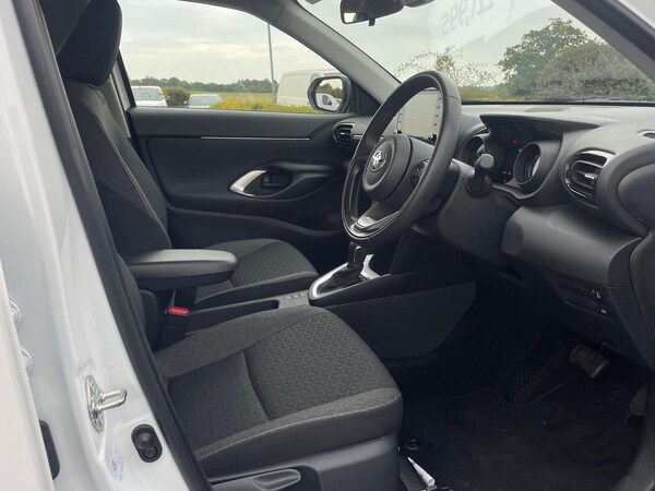 Used Toyota Yaris 2024 for sale - 76061643: Photo 11
