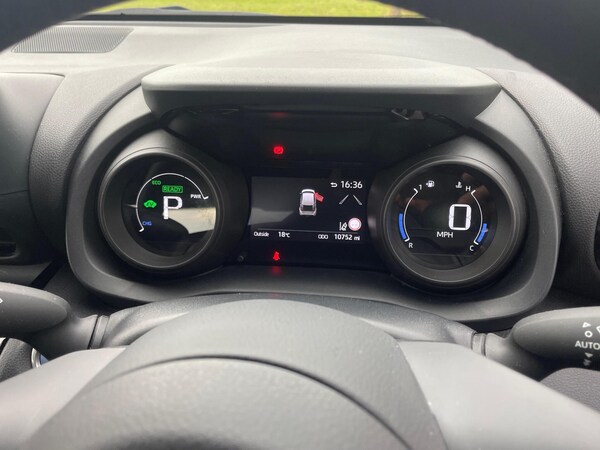Used Toyota Yaris 2024 for sale - 76061643: Photo 9