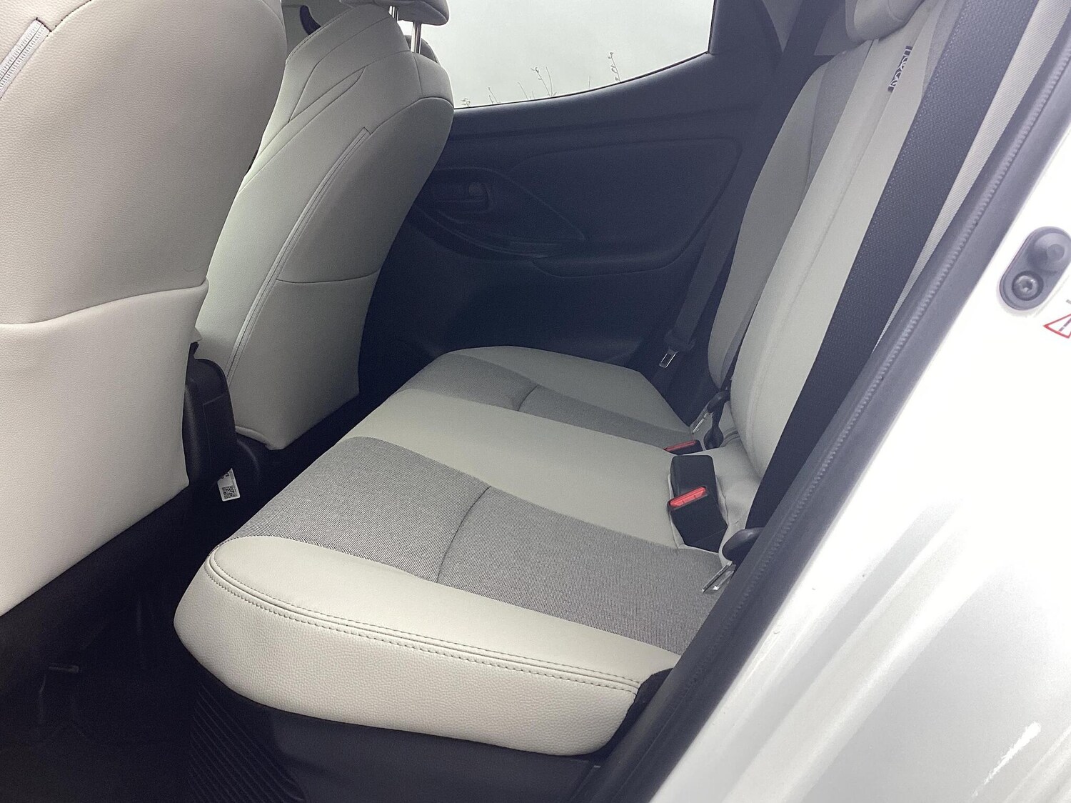 Used Toyota Yaris 2023 for sale - 76400323: Photo 12