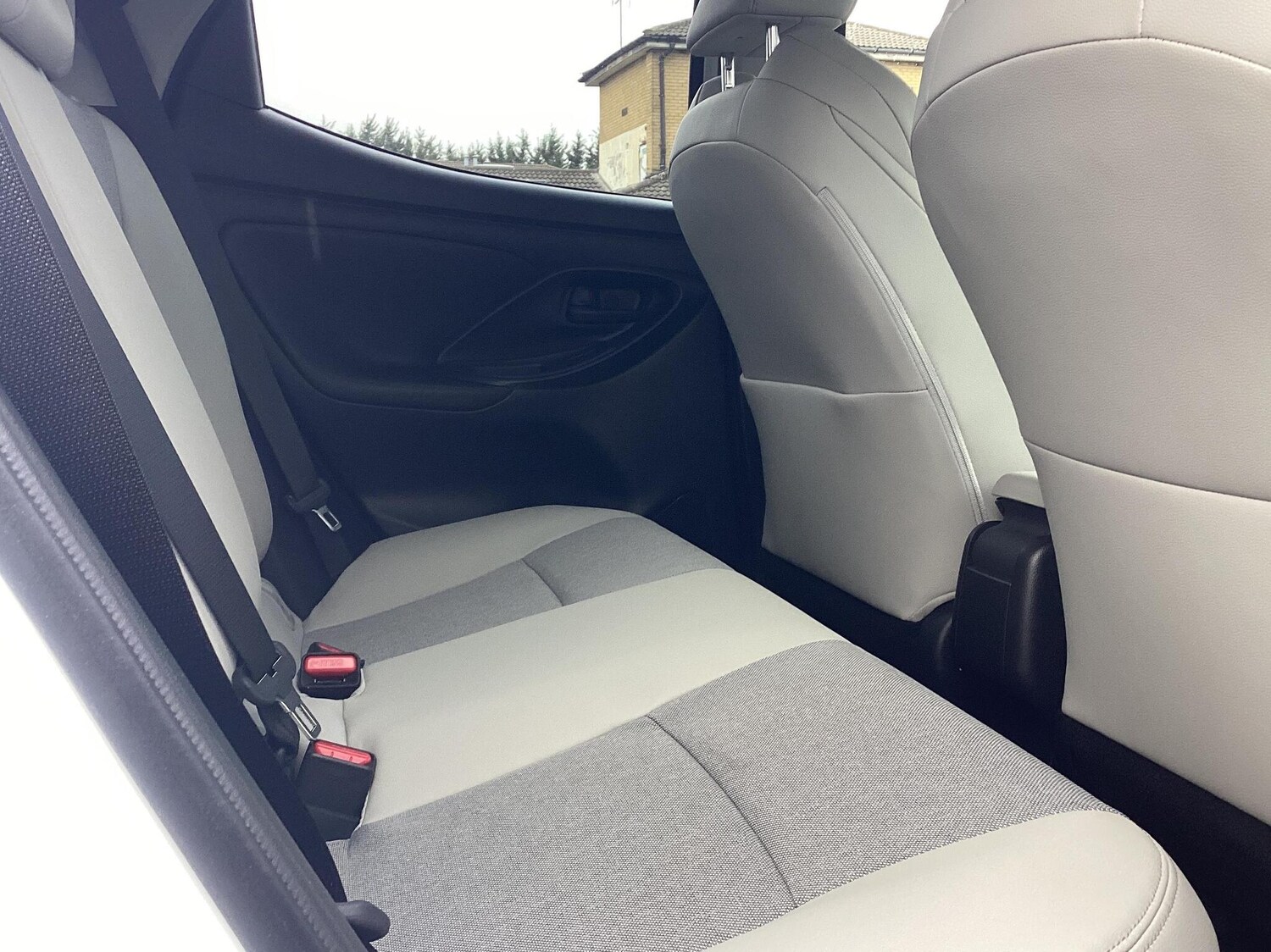 Used Toyota Yaris 2023 for sale - 76400323: Photo 13