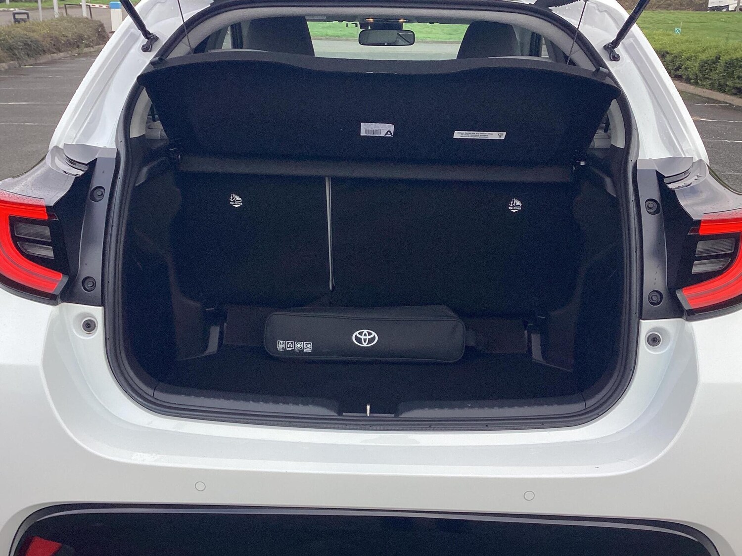 Used Toyota Yaris 2023 for sale - 76400323: Photo 14