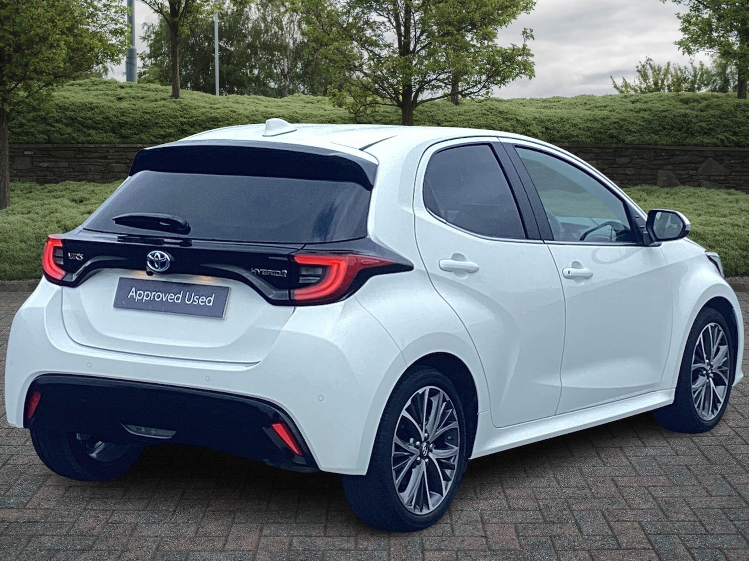 Used Toyota Yaris 2023 for sale - 76400323: Photo 2