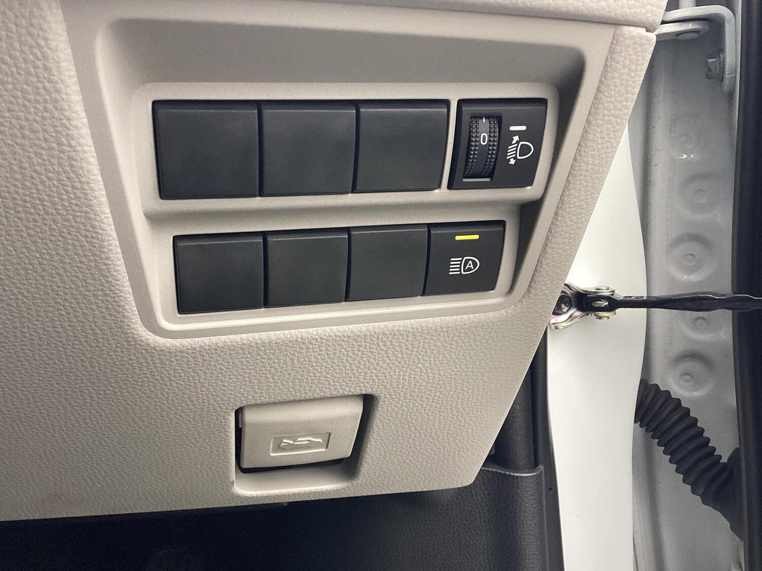 Used Toyota Yaris 2023 for sale - 76400323: Photo 26