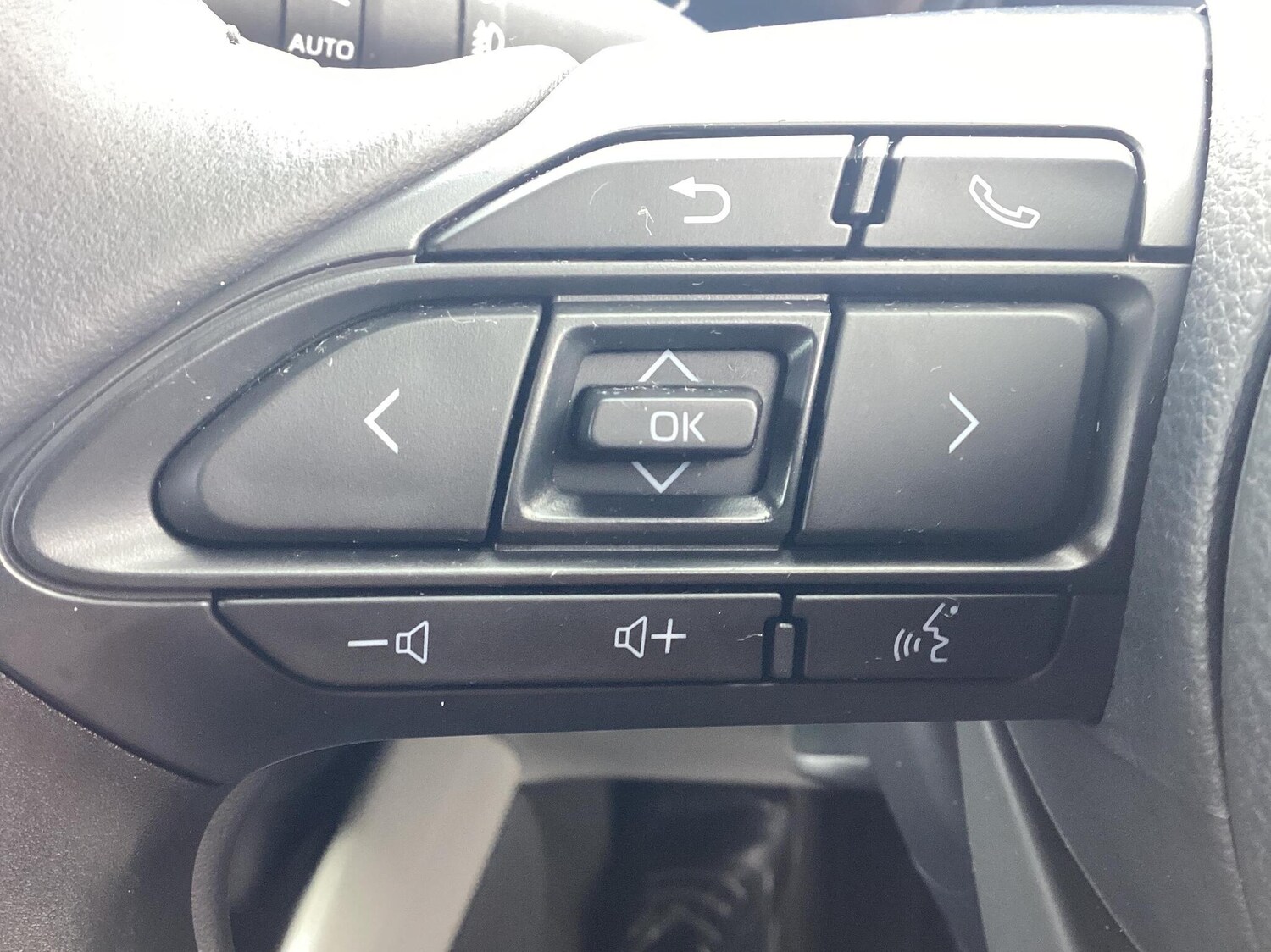 Used Toyota Yaris 2023 for sale - 76400323: Photo 27