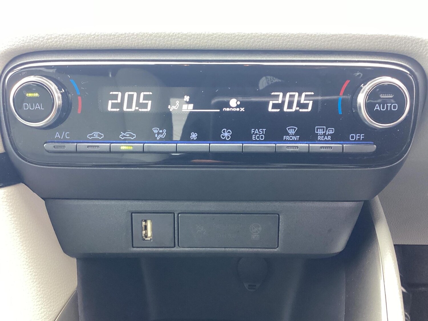 Used Toyota Yaris 2023 for sale - 76400323: Photo 31