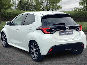 Used Toyota Yaris 2023 for sale - 76400323: Photo