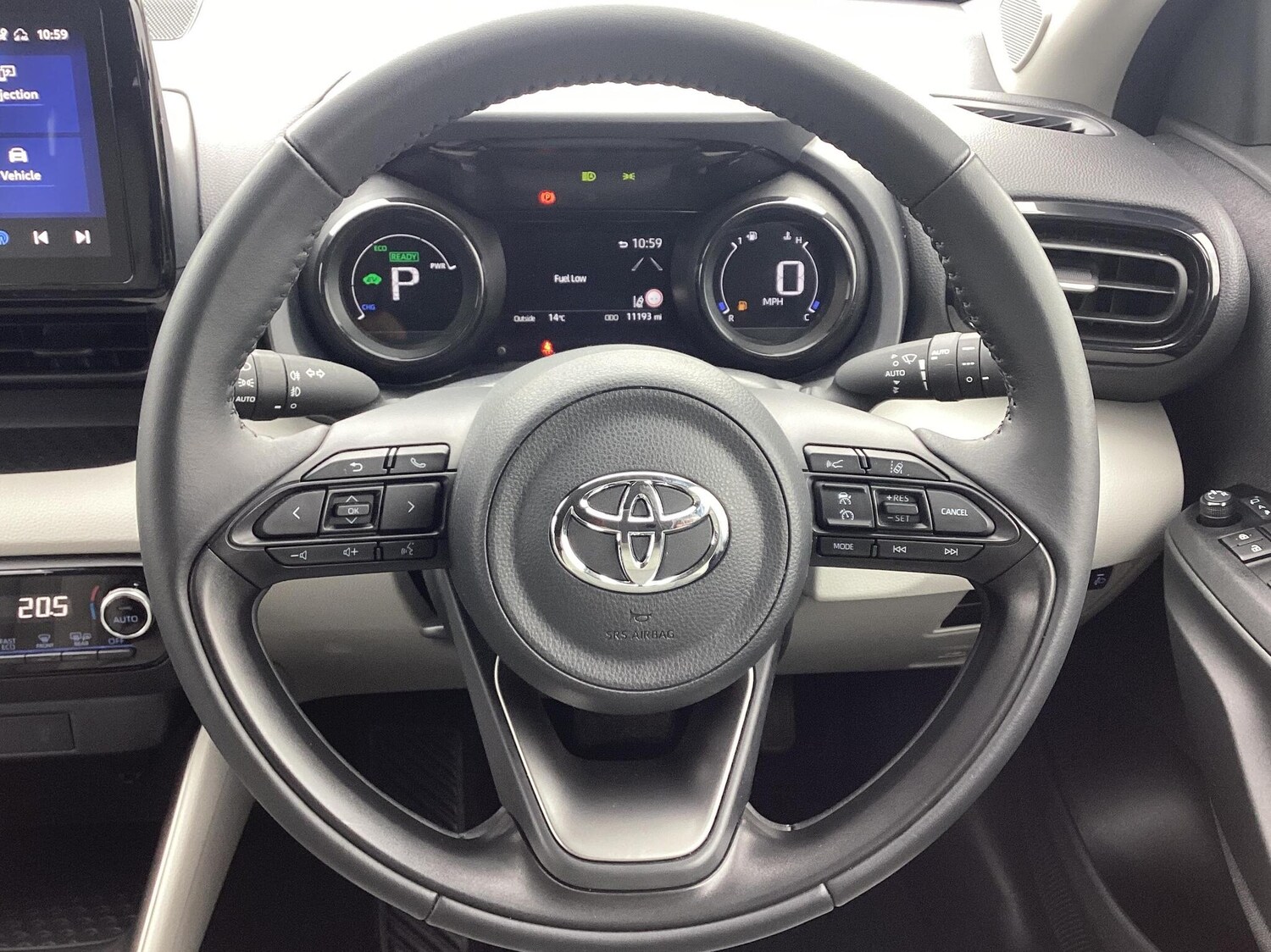 Used Toyota Yaris 2023 for sale - 76400323: Photo 8