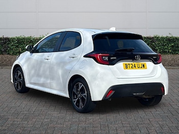 Used Toyota Yaris 2024 for sale - 77884879: Photo