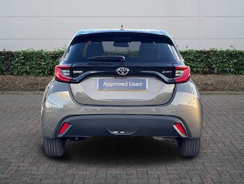 Used Toyota Yaris 2024 for sale - 77884832: Photo