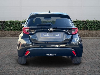 Used Toyota Yaris 2024 for sale - 77959296: Photo