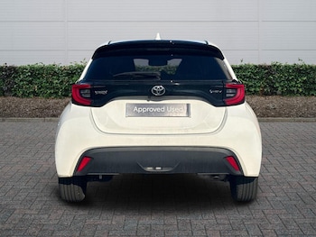 Used Toyota Yaris 2024 for sale - 77855199: Photo