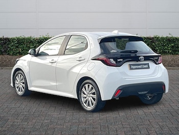 Used Toyota Yaris 2022 for sale - 76539525: Photo