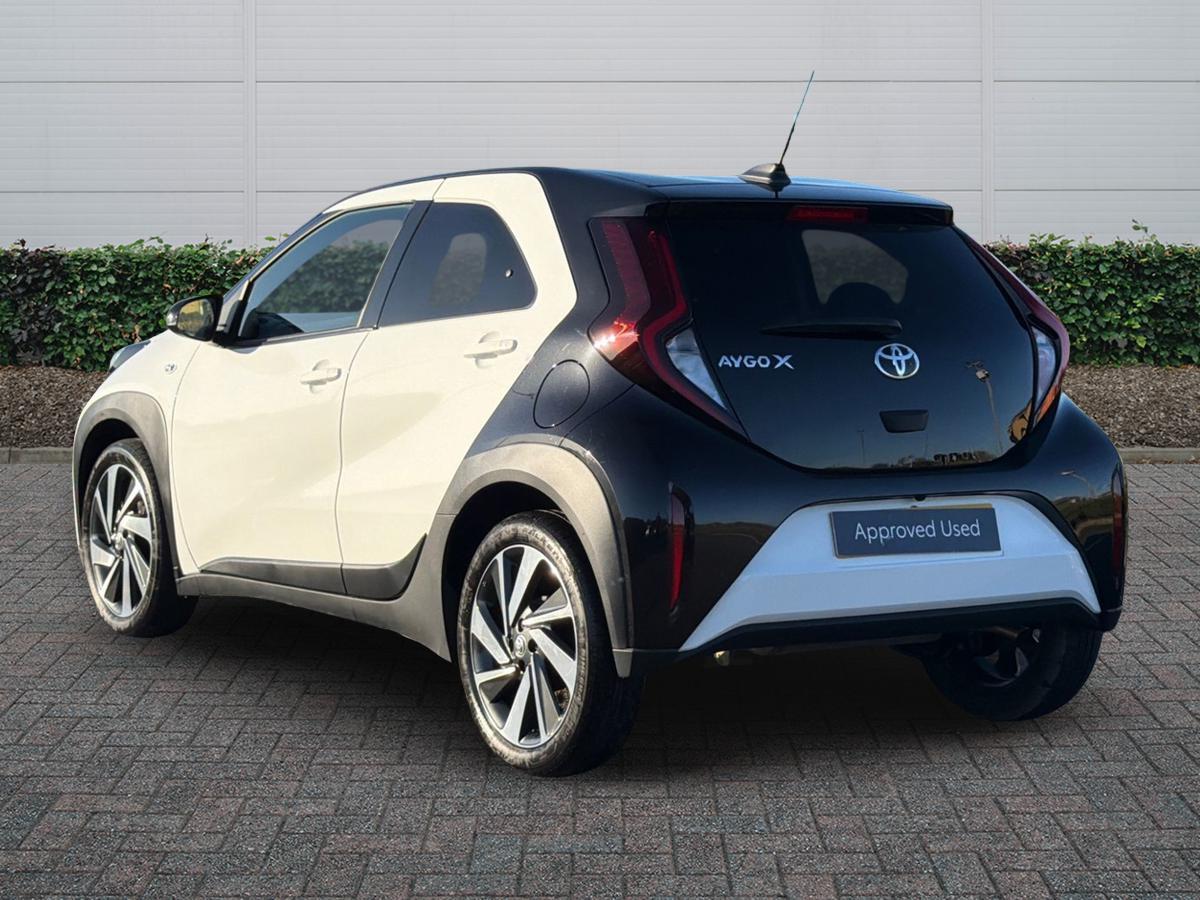Used Toyota Aygo X 2023 for sale - 76730809: Photo 2
