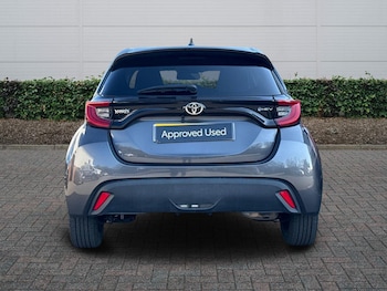 Used Toyota Yaris 2024 for sale - 77893620: Photo