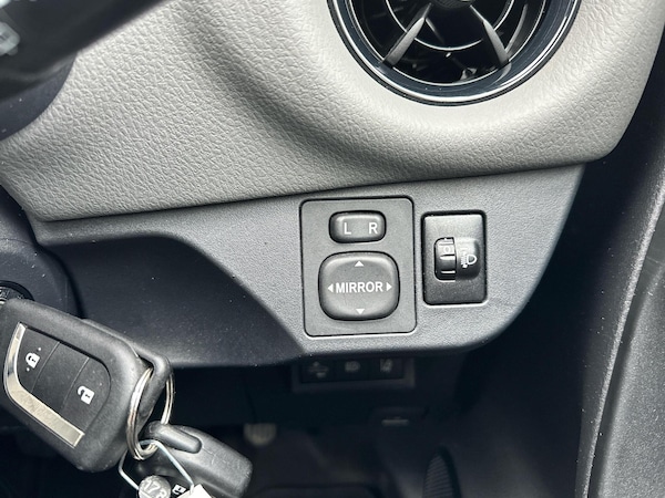 Used Toyota Yaris 2020 for sale - 76309288: Photo 27