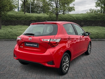 Used Toyota Yaris 2020 for sale - 76309288: Photo 2