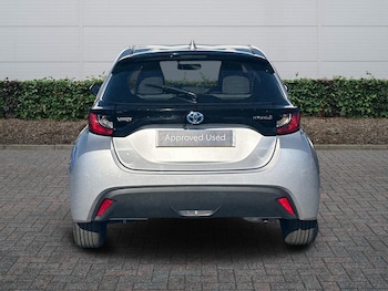 Used Toyota Yaris 2023 for sale - 78036130: Photo