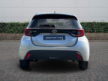 Used Toyota Yaris 2024 for sale - 79077188: Photo