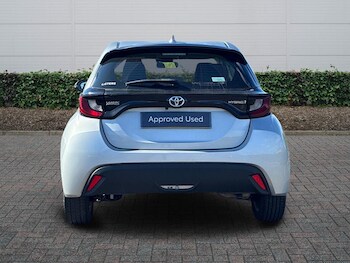 Used Toyota Yaris 2021 for sale - 77941493: Photo