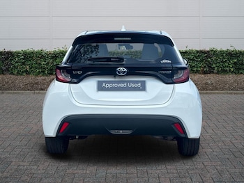 Used Toyota Yaris 2024 for sale - 79094566: Photo