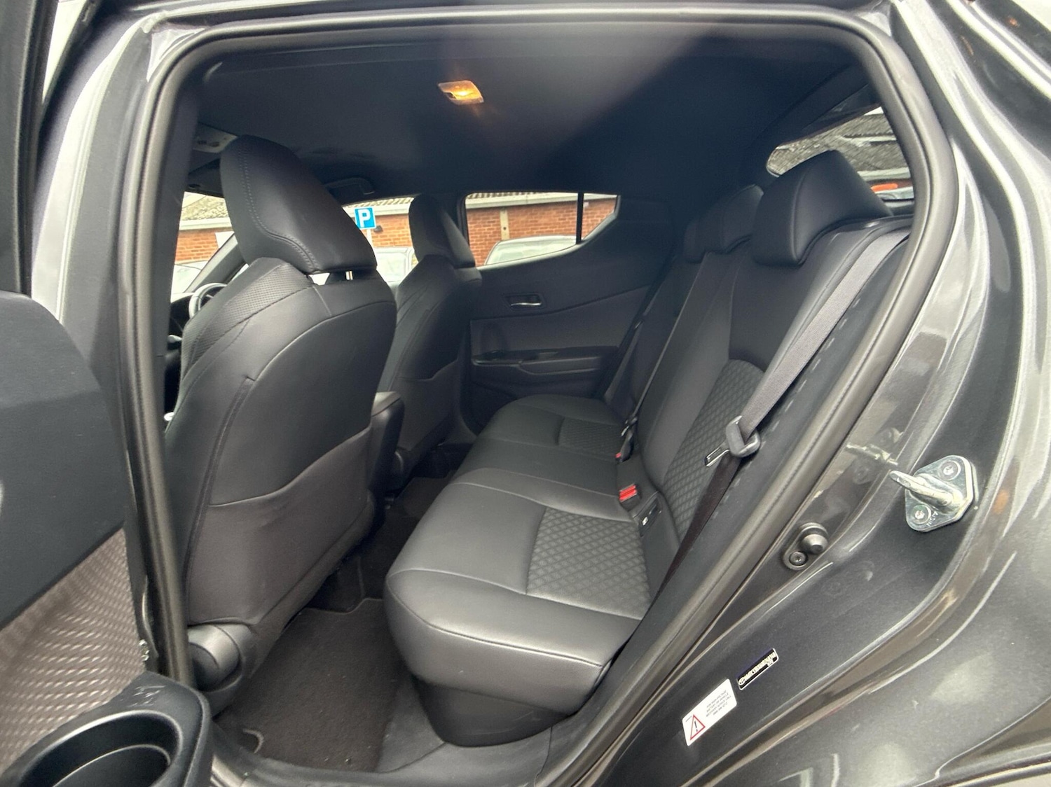 Used Toyota C-HR 2023 for sale - 76139797: Photo 12