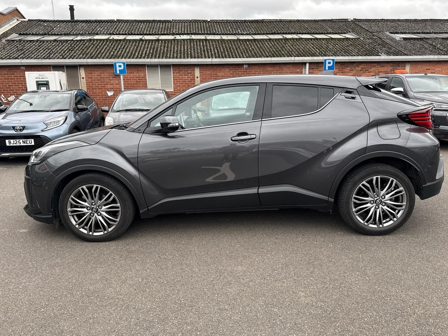Used Toyota C-HR 2023 for sale - 76139797: Photo 23