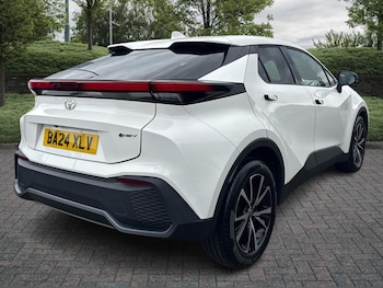 Used Toyota C-HR 2024 for sale - 75564900: Photo