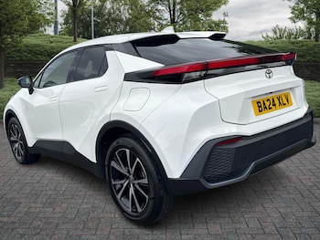 Used Toyota C-HR 2024 for sale - 75564900: Photo