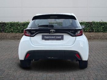 Used Toyota Yaris 2025 for sale - 76716805: Photo