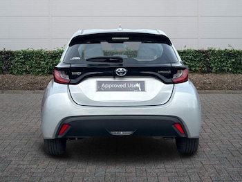 Used Toyota Yaris 2023 for sale - 78036175: Photo