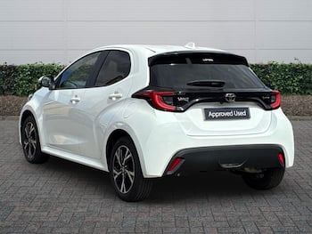 Used Toyota Yaris 2024 for sale - 79389458: Photo